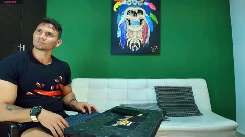 SCOTT  THEO  KAMERON  GENDERSON online show from 09-17-25, 11:39