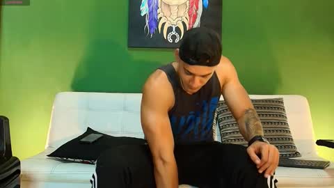 SCOTT  THEO  KAMERON  GENDERSON online show from 09-19-25, 12:02