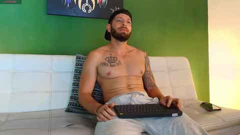 SCOTT  THEO  KAMERON  GENDERSON online show from 09-23-25, 08:34