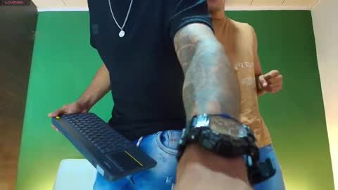 SCOTT  THEO  KAMERON  GENDERSON online show from 09-27-25, 01:10