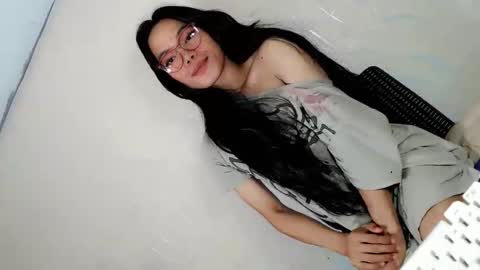 the_horny_bella online show from 04-28-26, 01:49