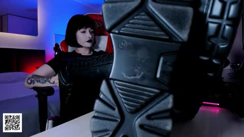 Snapshot of the_inamorata chatting on 09-18-25, 09:28 Goddess Misha online show from 09-18-25, 09:28