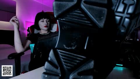 Snapshot of the_inamorata chatting on 09-30-25, 09:20 Goddess Misha online show from 09-30-25, 09:20