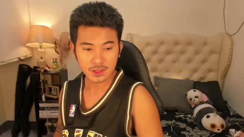 Snapshot of the_killian_jones chatting on 11-02-25, 11:01 ken online show from 11-02-25, 11:01