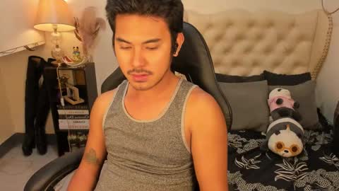 Snapshot of the_killian_jones chatting on 11-23-25, 10:26 ken online show from 11-23-25, 10:26