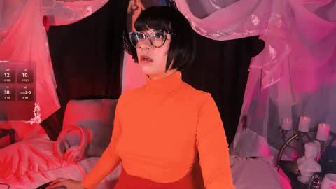 Snapshot of the_kitty_roxy chatting on 02-18-25, 05:09 ...  ... online show from 02-18-25, 05:09