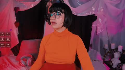 Snapshot of the_kitty_roxy chatting on 02-18-25, 08:16 ...  ... online show from 02-18-25, 08:16