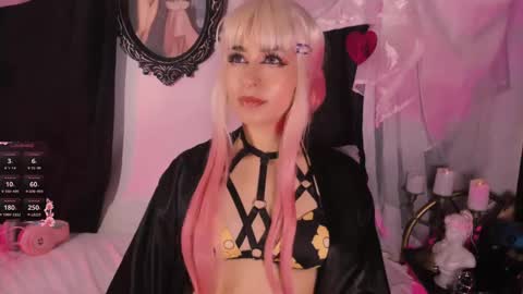 Snapshot of the_kitty_roxy chatting on 02-20-25, 10:16 ...  ... online show from 02-20-25, 10:16