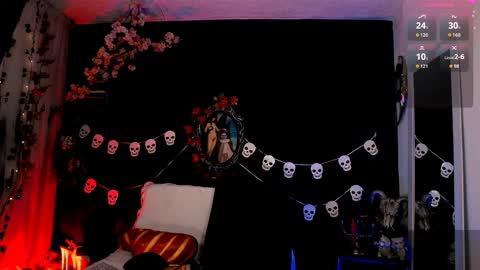 Snapshot of the_kitty_roxy chatting on 10-25-25, 08:00 ...  ... online show from 10-25-25, 08:00