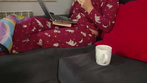 Snapshot of the_naked_pianists chatting on 12-01-25, 09:31 Stephan 34 Cassandra 25 online show from 12-01-25, 09:31