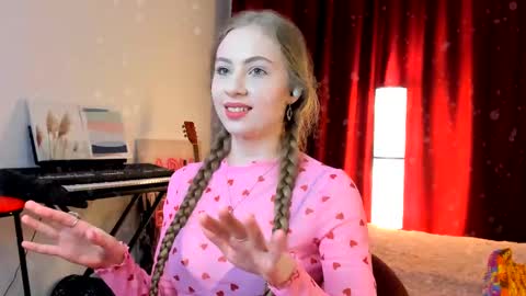 Ally    STREAMING ON TWITCH NOW Check my Twitter for updates online show from 02-14-25, 10:14