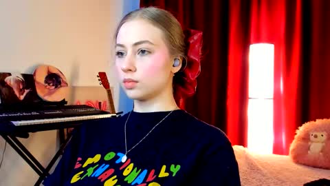 Ally    STREAMING ON TWITCH NOW Check my Twitter for updates online show from 03-05-26, 05:47