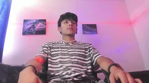 Snapshot of the_weed_guys chatting on 12-01-24, 05:02 Danny online show from 12-01-24, 05:02