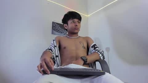 Snapshot of the_weed_guys chatting on 01-22-25, 02:35 Danny online show from 01-22-25, 02:35