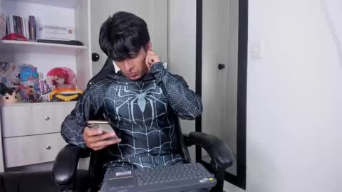 Snapshot of the_weed_guys chatting on 10-30-25, 02:40 Danny online show from 10-30-25, 02:40