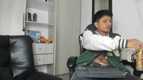 Snapshot of the_weed_guys chatting on 11-23-25, 02:11 Danny online show from 11-23-25, 02:11