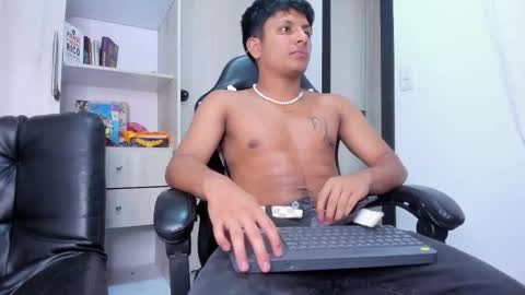 Snapshot of the_weed_guys chatting on 12-02-25, 05:13 Danny online show from 12-02-25, 05:13