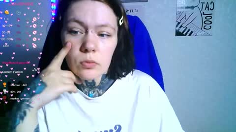 the_xmas_bby online show from 11-06-25, 09:21