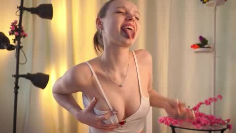 Emma online show from 10-15-25, 04:12