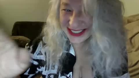 Snapshot of thearcticmilf chatting on 06-03-26, 12:52 The Arctic Milf online show from 06-03-26, 12:52