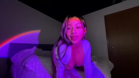 Latina Mami online show from 07-25-26, 04:54