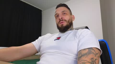 Snapshot of thebestmuscles chatting on 12-03-24, 05:23 John online show from 12-03-24, 05:23