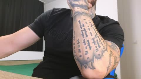 Snapshot of thebestmuscles chatting on 12-04-24, 06:44 John online show from 12-04-24, 06:44