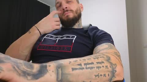 Snapshot of thebestmuscles chatting on 12-05-24, 12:44 John online show from 12-05-24, 12:44