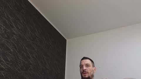 Snapshot of thebestmuscles chatting on 01-11-25, 09:15 John online show from 01-11-25, 09:15