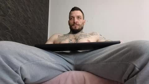 Snapshot of thebestmuscles chatting on 02-12-25, 06:51 John online show from 02-12-25, 06:51