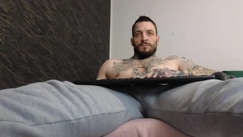 Snapshot of thebestmuscles chatting on 02-13-25, 03:56 John online show from 02-13-25, 03:56