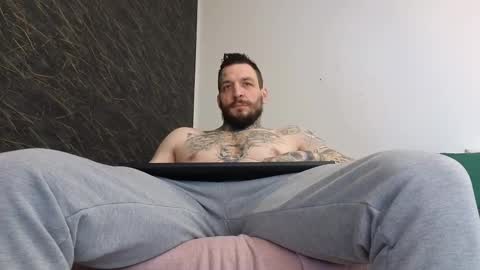 Snapshot of thebestmuscles chatting on 02-25-25, 07:31 John online show from 02-25-25, 07:31