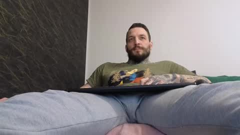 Snapshot of thebestmuscles chatting on 03-02-25, 09:31 John online show from 03-02-25, 09:31