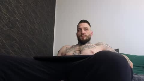 Snapshot of thebestmuscles chatting on 03-05-25, 02:23 John online show from 03-05-25, 02:23