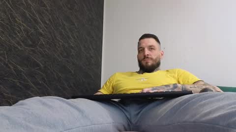 Snapshot of thebestmuscles chatting on 03-08-25, 09:39 John online show from 03-08-25, 09:39