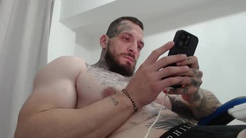 Snapshot of thebestmuscles chatting on 10-08-25, 07:00 John online show from 10-08-25, 07:00