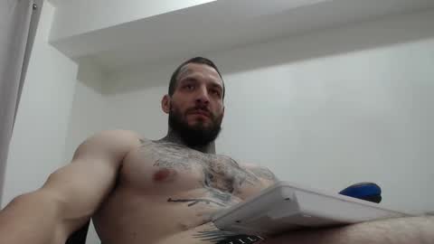 Snapshot of thebestmuscles chatting on 12-15-25, 09:41 John online show from 12-15-25, 09:41