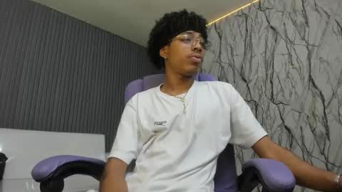 Snapshot of theblackflavor chatting on 05-08-26, 02:06 Flavor online show from 05-08-26, 02:06