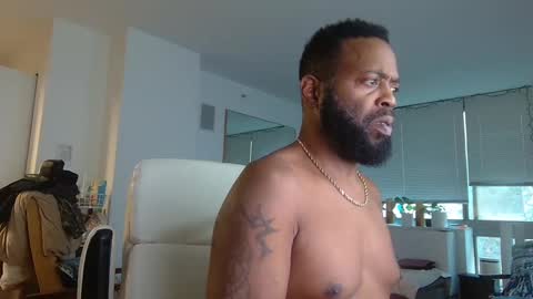 Snapshot of theblacklordmaster chatting on 10-08-25, 12:47 theblacklordmaster online show from 10-08-25, 12:47