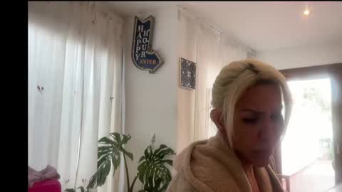 Snapshot of thecontcobracock24cm chatting on 01-13-25, 10:25 thecontcobracock24cm online show from 01-13-25, 10:25