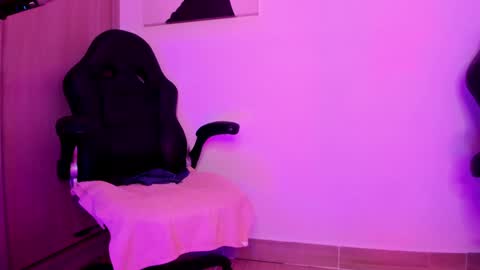 Alicia Alikath  online show from 01-09-25, 04:19