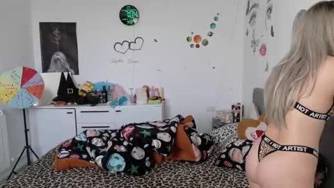 TheFarmergirl online show from 04-28-26, 04:06