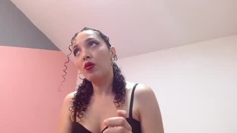 Snapshot of thefockers69 chatting on 02-02-25, 04:05 Eros y Psique online show from 02-02-25, 04:05