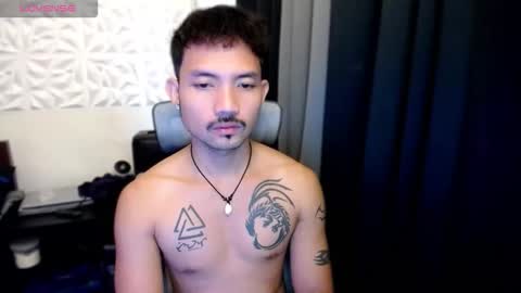 Snapshot of thefriskyasian chatting on 10-25-25, 12:07 Jaycee online show from 10-25-25, 12:07