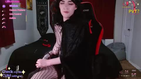 Snapshot of thegothmilf chatting on 01-28-25, 06:05 TheGothMilf online show from 01-28-25, 06:05