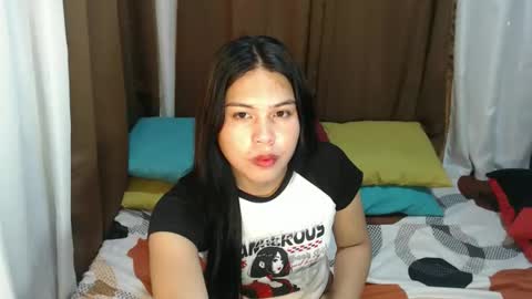 Elle  dont forget to folloW me and thumbs up online show from 02-15-26, 07:05