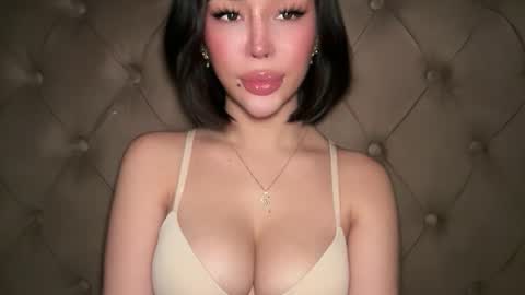 Elle  dont forget to folloW me and thumbs up online show from 04-12-26, 03:17