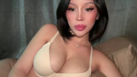 Elle  dont forget to folloW me and thumbs up online show from 06-11-26, 08:51