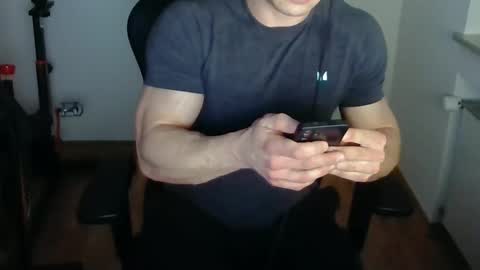 Snapshot of theguyfrombehind chatting on 01-10-26, 09:11 Alex online show from 01-10-26, 09:11