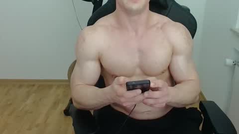 Snapshot of theguyfrombehind chatting on 01-10-26, 09:16 Alex online show from 01-10-26, 09:16